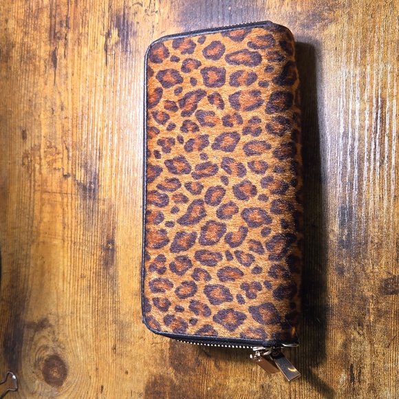 Double sided leopard print wallet - Picture 2 of 4